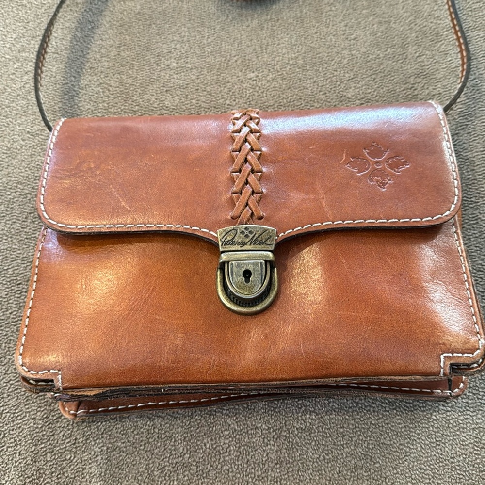 Patricia Nash Brown Leather Crossbody Bag Purse Clasp Front (TD)